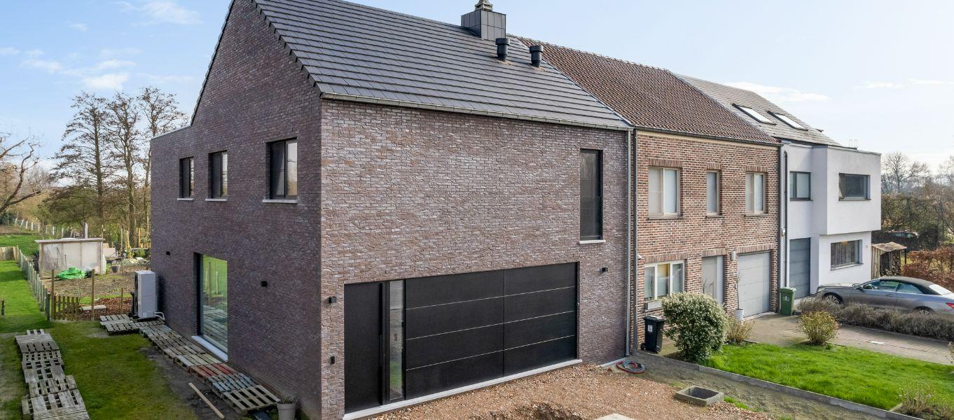 Zijaanzicht woning Lint